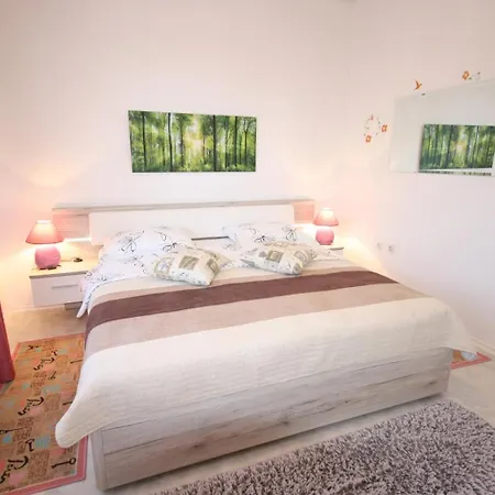 In Vrvari 5195-1 Apartment Porec